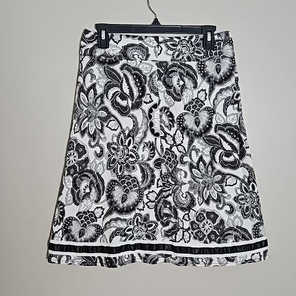 Geoffrey Beene Sport Black White Floral A Line Skirt Sz 4 - Picture 2 of 9